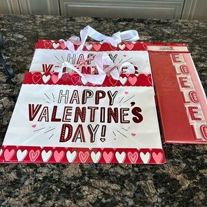 CELEBRATE IT VALENTINES SHOPPING BAGS & TISSUE PAPER NWT